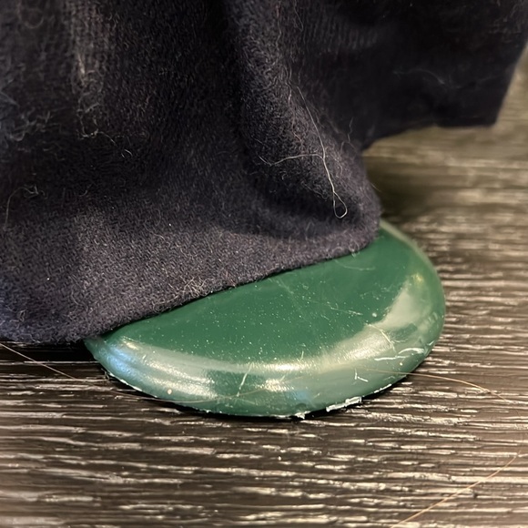 Byers’ Choice Caroler - Salvation Army Woman - Picture 6 of 8